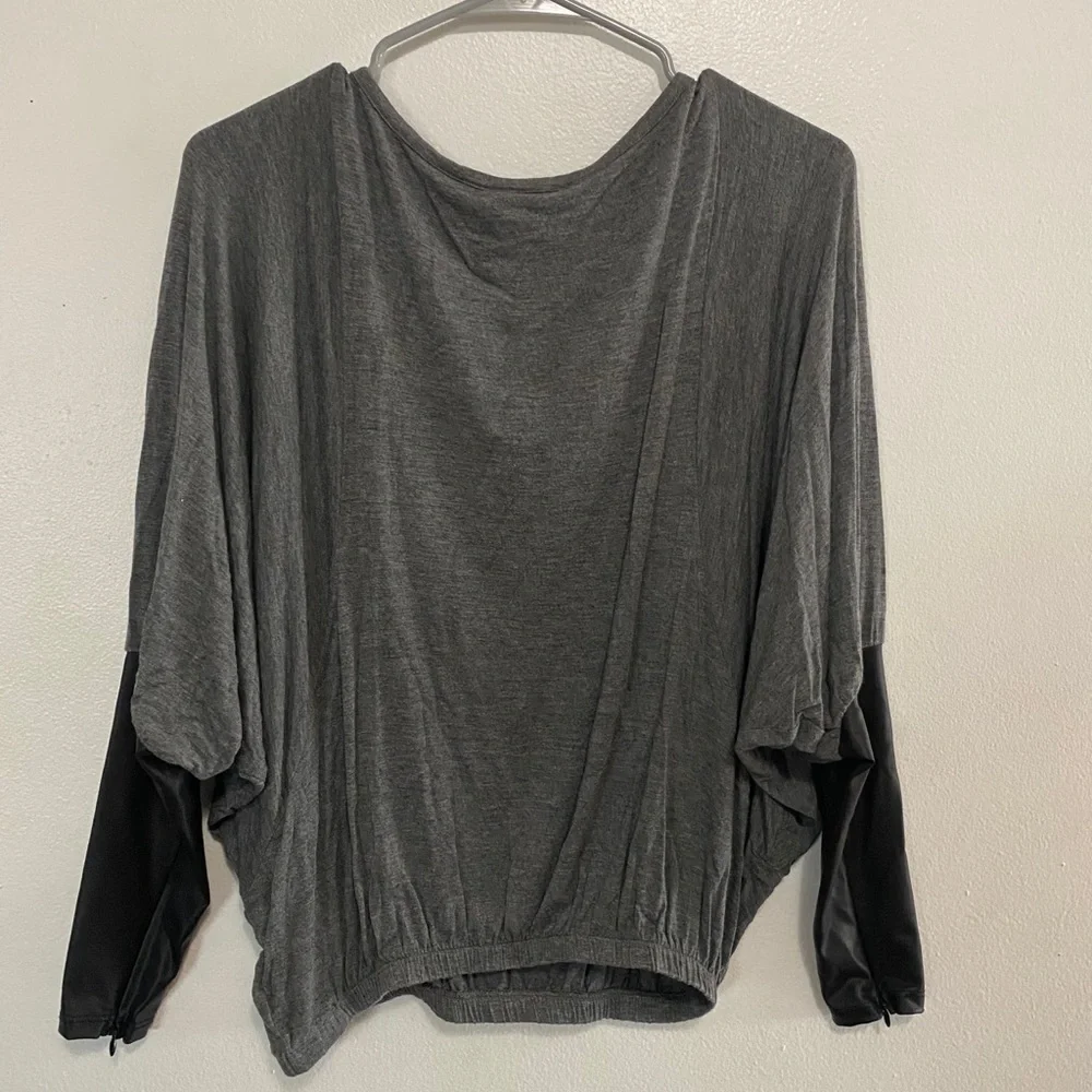 Bebe Faux Leather Sleeve Dolman Top – Gray – Size S